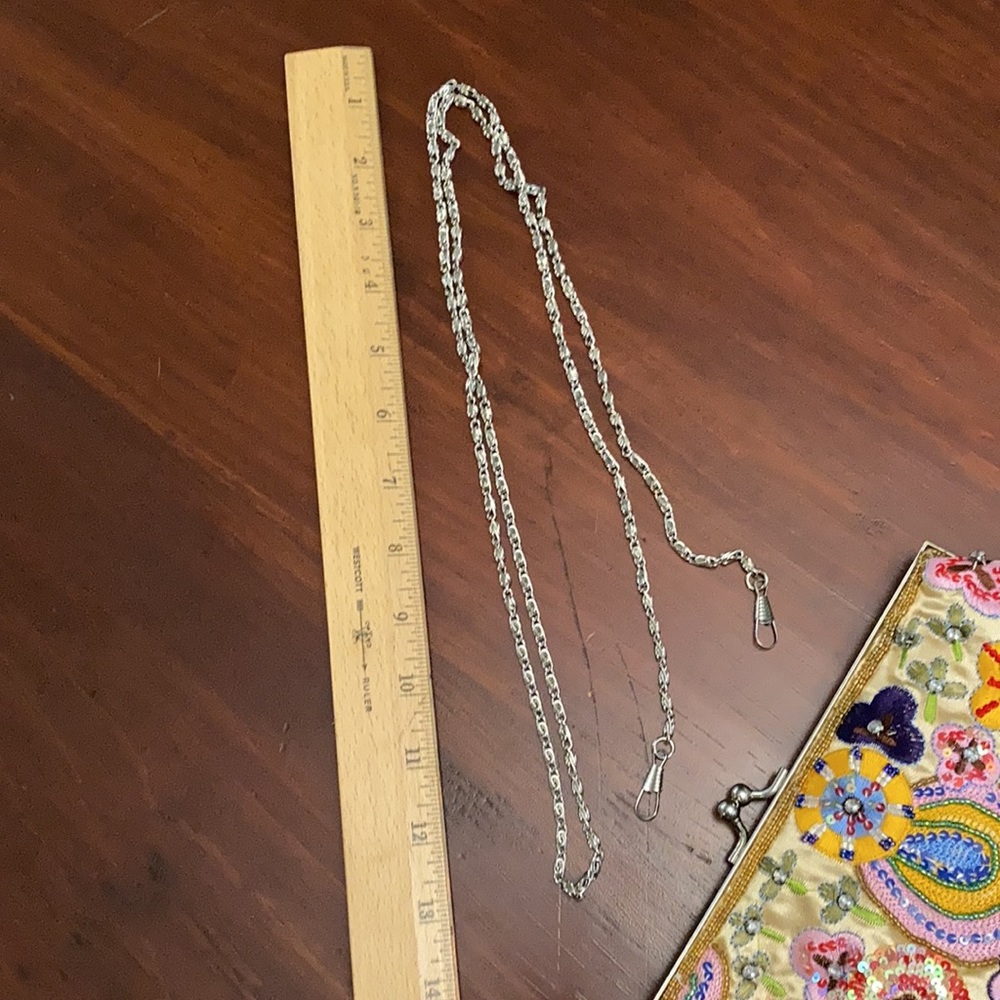 Festive clutch! - Picture 15 of 15